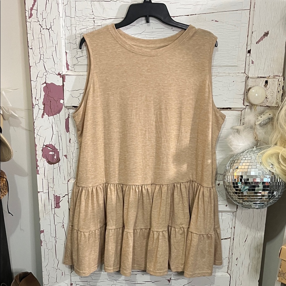 Sleeveless Tan Layered Hem Tunic UNBRANDED in XXL Poly/Rayon/Spndx Bl ➡️ 25”-28”